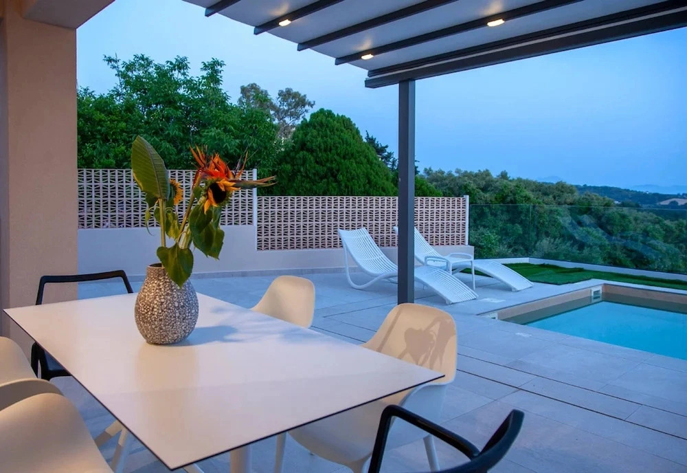 Lumiere Villa Monolithi 1