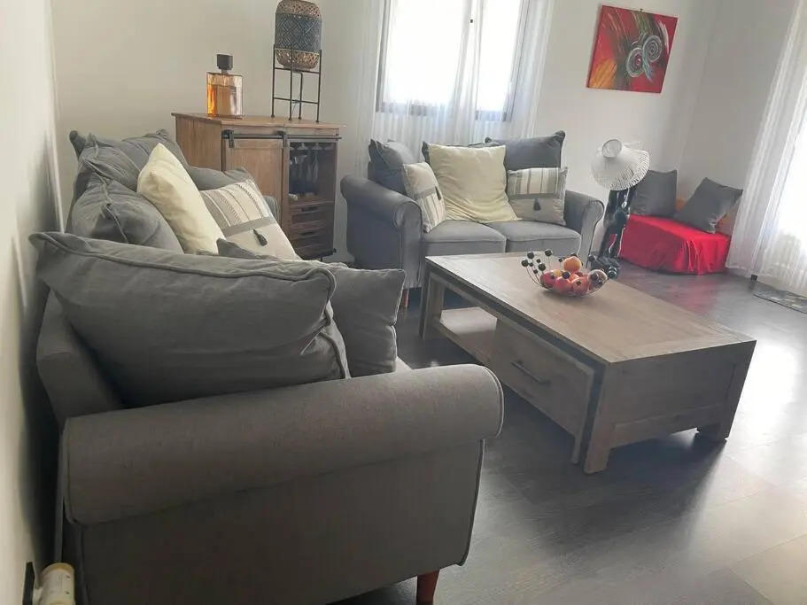 Petite maison chaleureuse et fonctionnelle