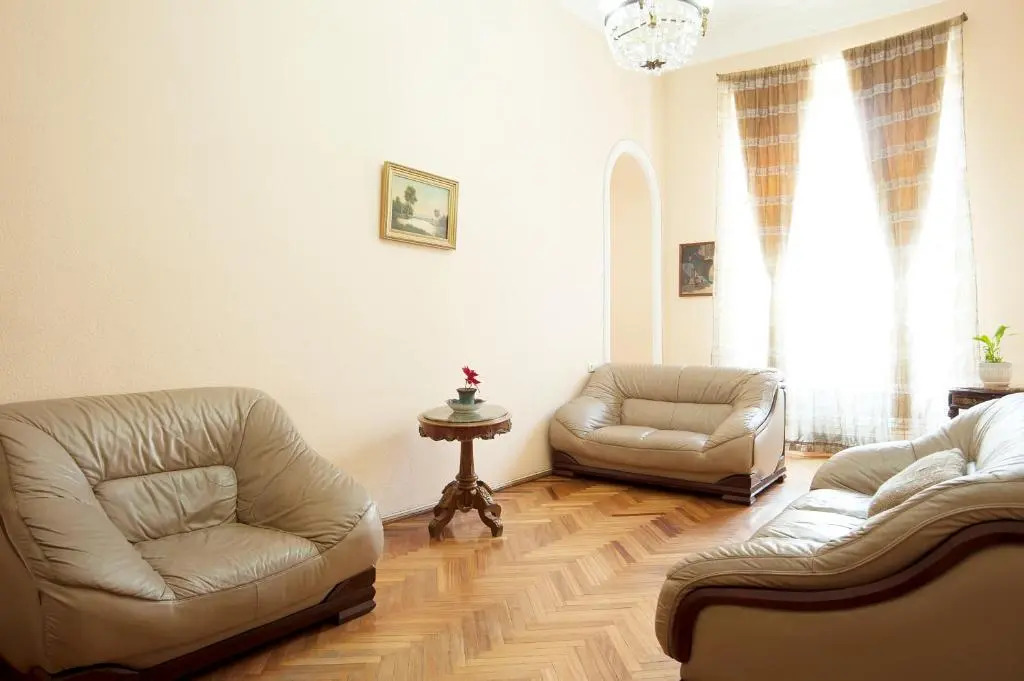 Apartment in Purtseladze Street