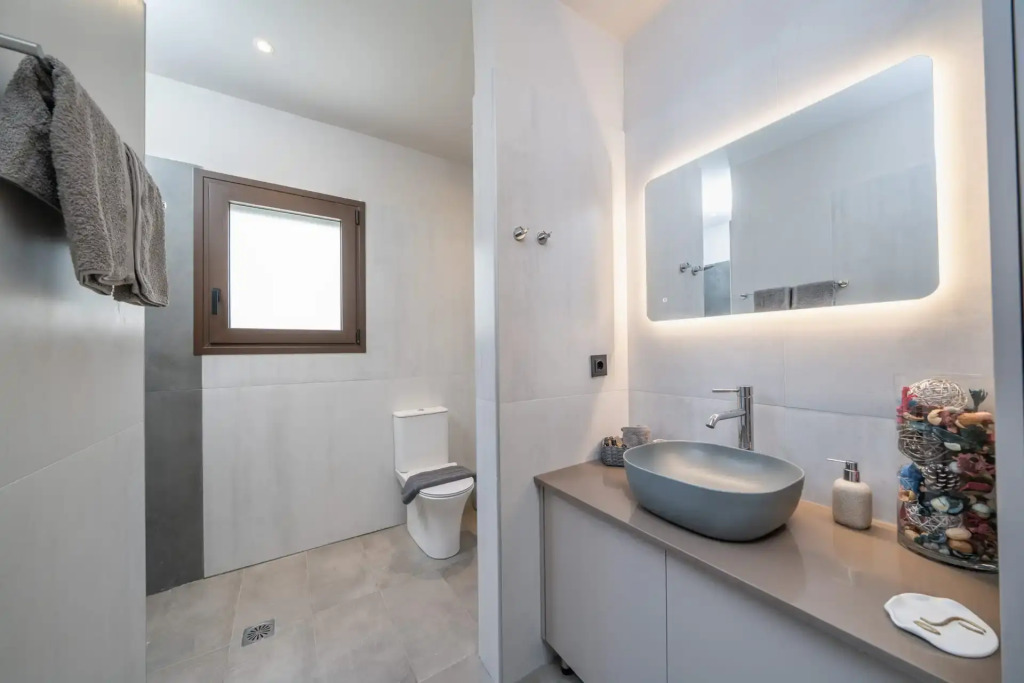 Beachfront Villa Fteri