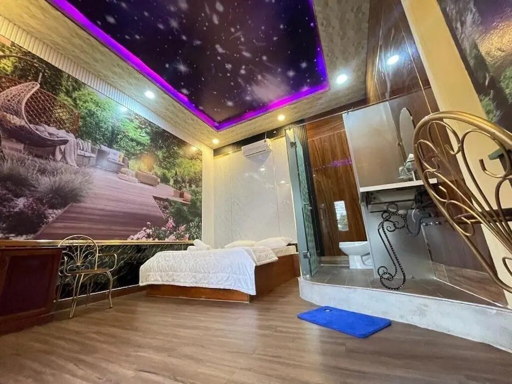 Hoang Gia Hotel Binh Duong by Bay Luxury