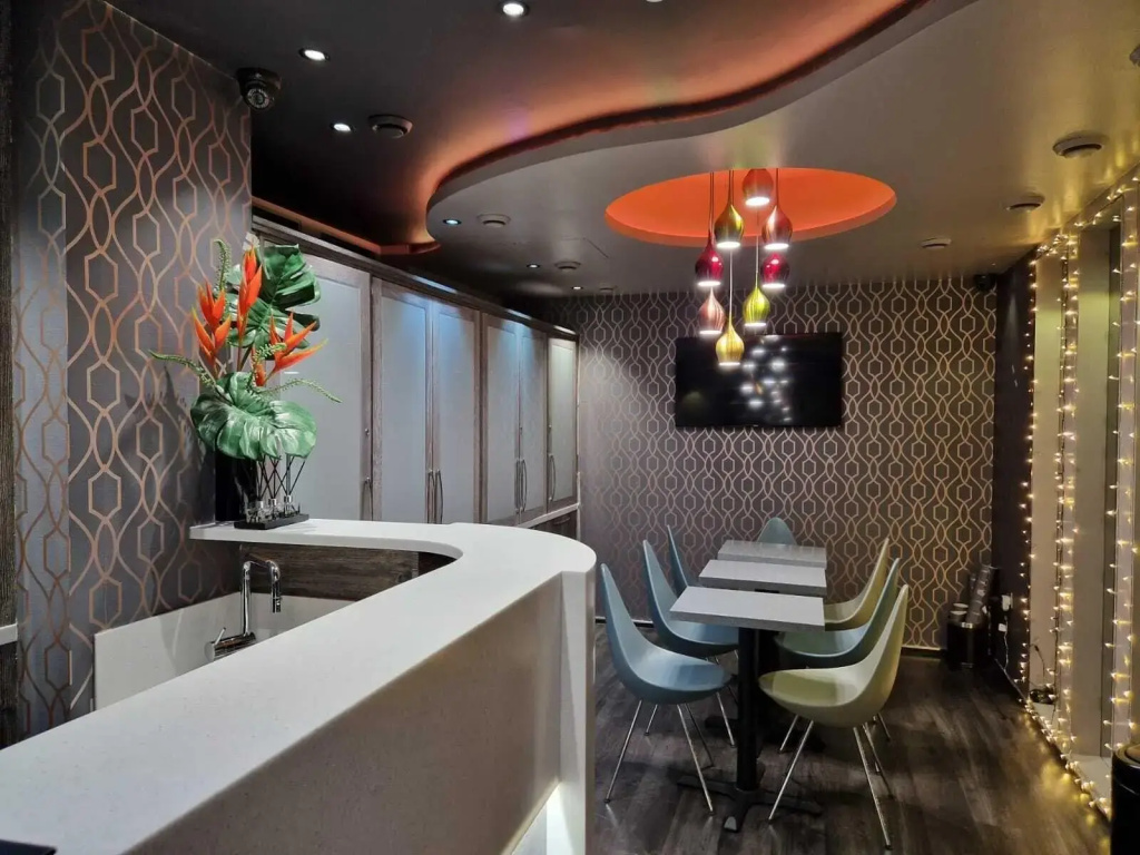 London Court Hotel
