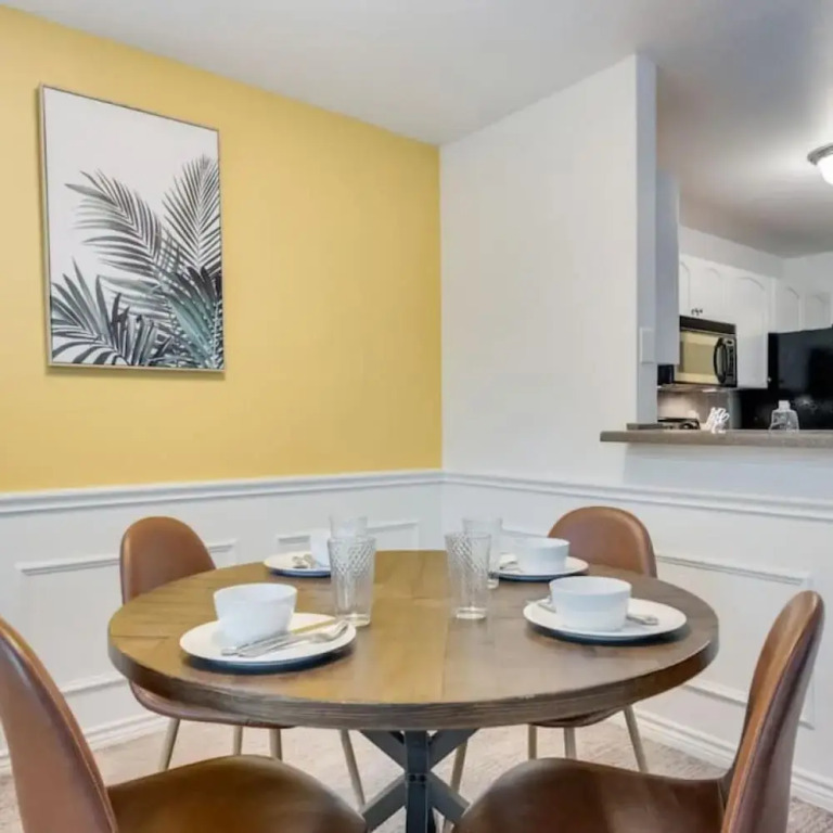 Family Business Retreat King Bed Top Amenities