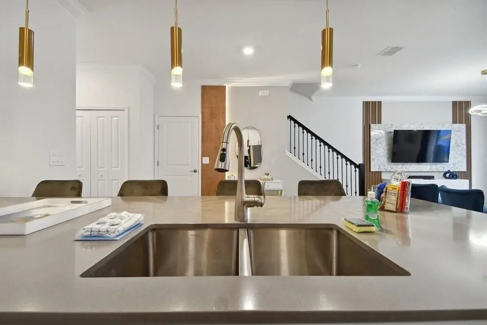 5br/4ba Luxury Home Resort Access