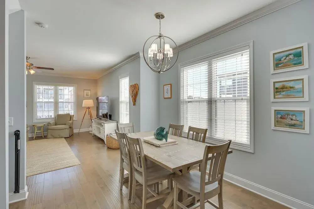 Townhome w/ 2 Decks: Walk to Ocean!