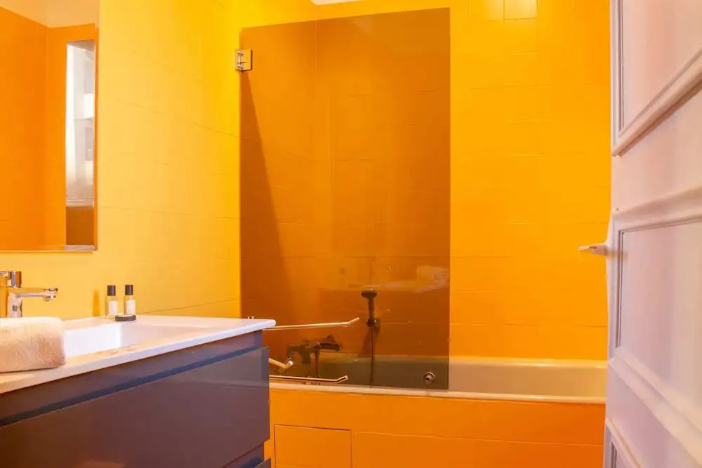Spacious 3-bdr Apartment Near La Grande Plage
