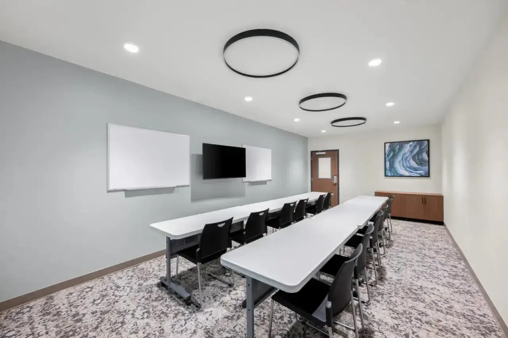 Everhome Suites Portsmouth - Newington by Choice Hotels