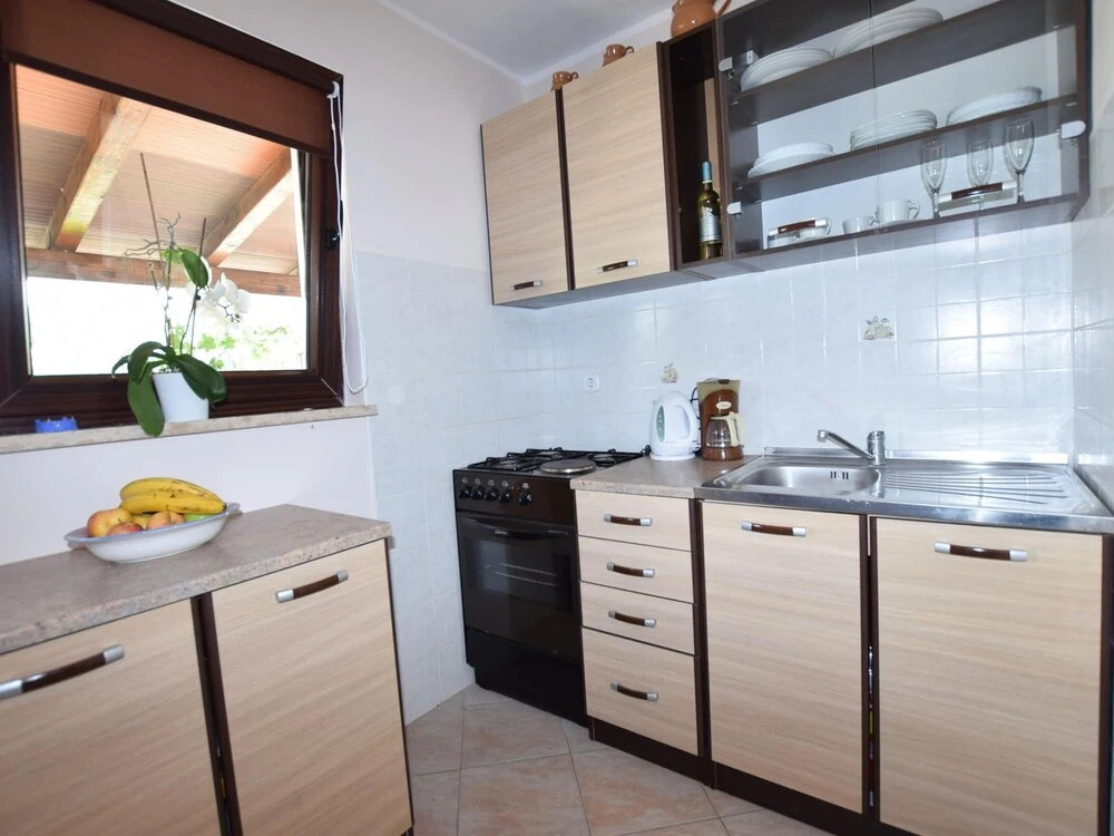 Lovable Apartment, Pool With Deckchairs, Fenced Garden With Grill, Wifi and Airco