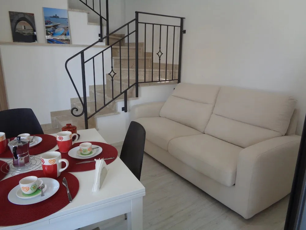 Eryx Apartments