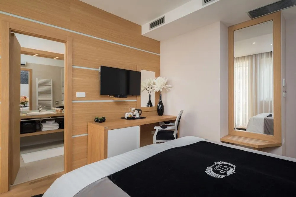 VIP Rooms