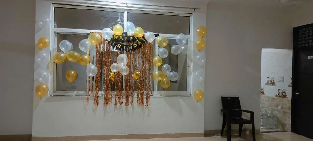 OYO Hotel Pinaki Stay Near Noida Sector 51 Metro Station