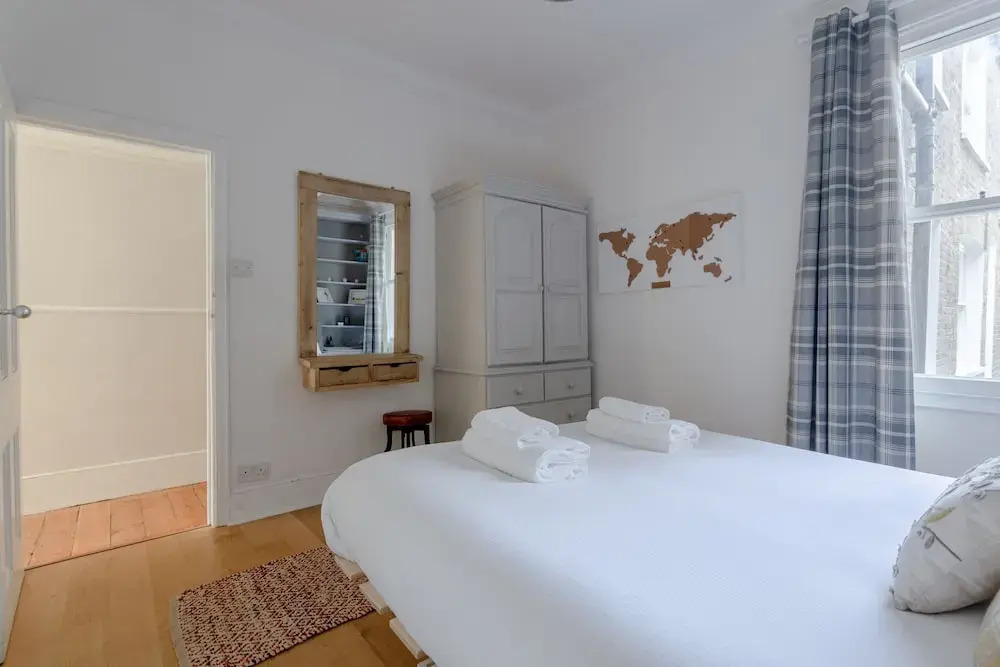 Well-decorated 2 Bedroom Garden Flat in Balham