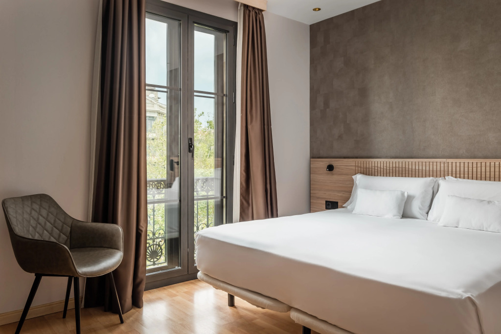 Отель Petit Palace Eixample