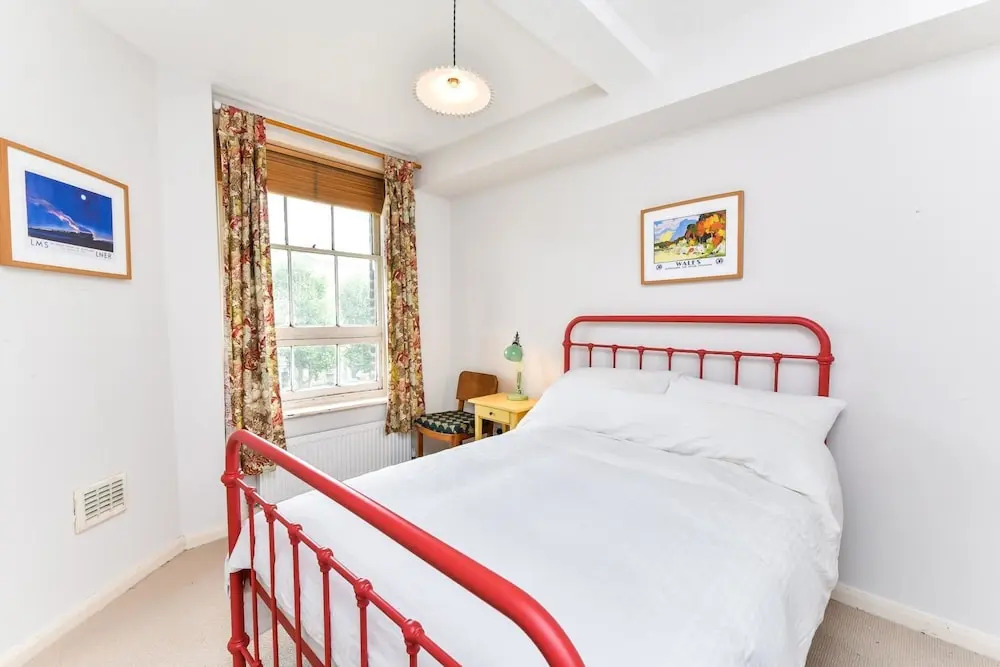 New Super 2 Bed Flat Bethnal Green London Zone 2!