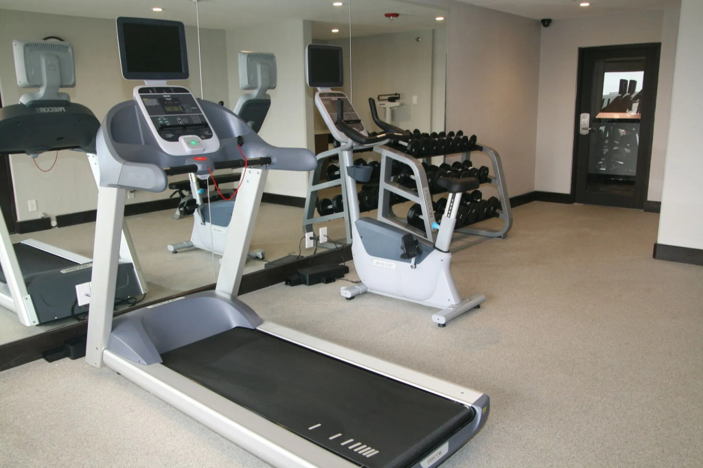 Holiday Inn Express & Suites San Antonio Medical - Six Flags by IHG