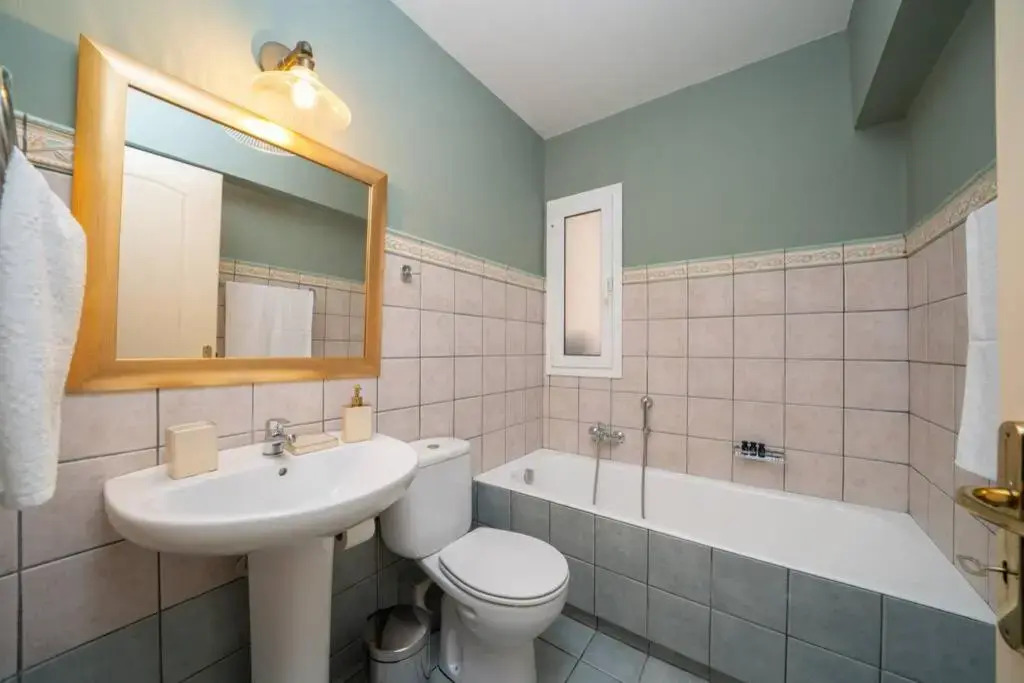 Central & Elegant Suite with private garden