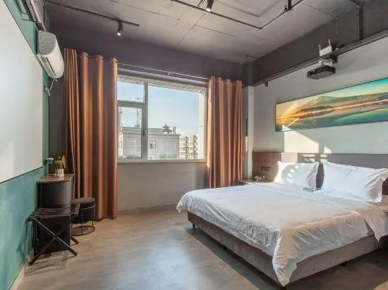 S Hotel
