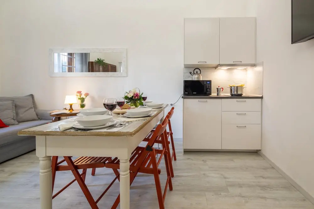 Central Station Apartment by Mmega