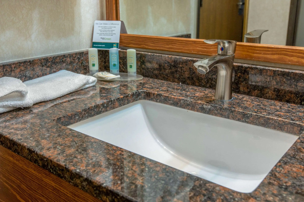 Quality Inn & Suites University
