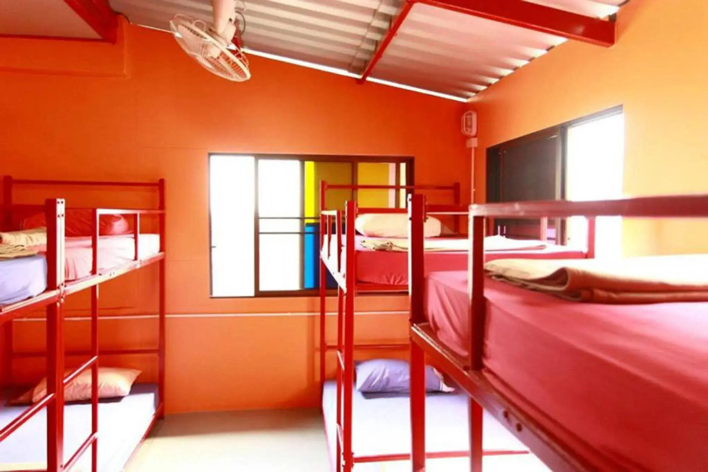 i Hostel Phuket