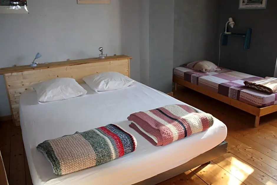 Valcaris: gites, chambre d'hotes et tables d'hotes