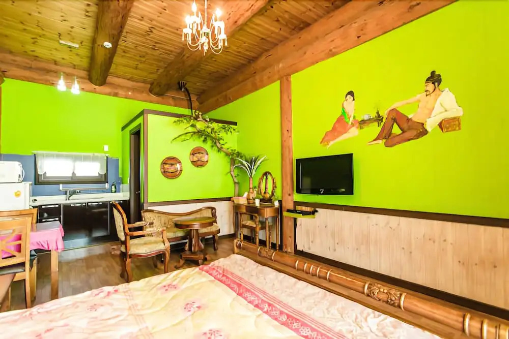 Anmyeondo Myoungpoom House Pension