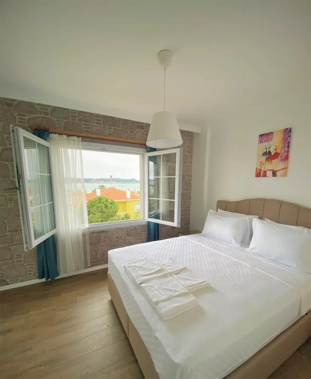 Cunda Kordon Otel