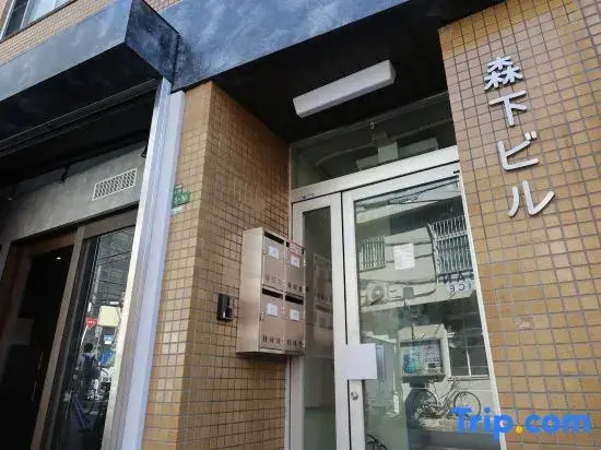 Tenjinbashi Shopping Street 30 seconds on foot/Tenjinbashisuji Rokuchome Station 5 minutes on foot