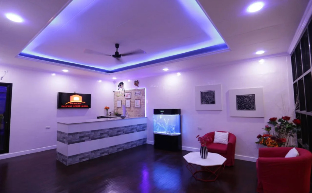 HalfWay House Hostel Mactan Cebu Airport