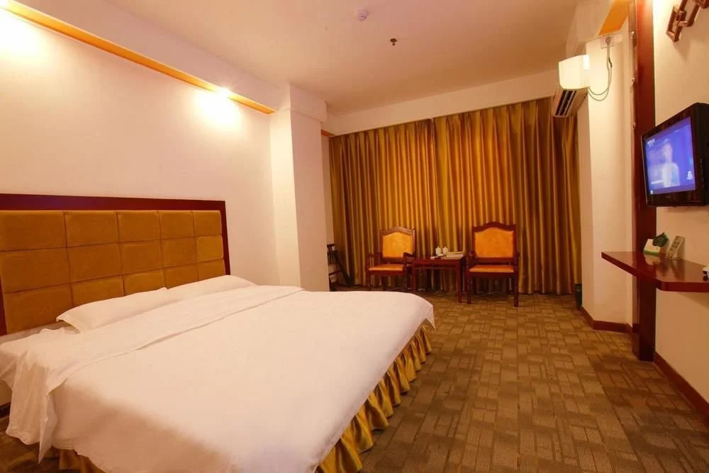 Zhangjiajie Wind and Cloud Holiday Hotel