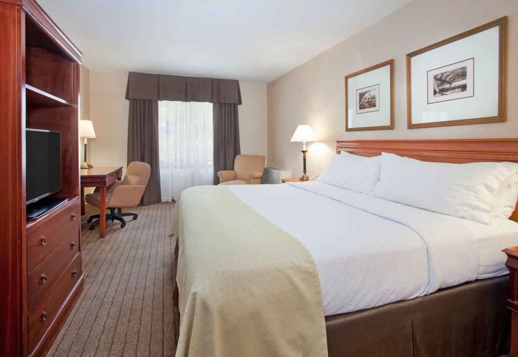 Holiday Inn At The Plaza
