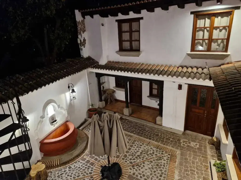 Cozy Colonial Style Azotea Apartments