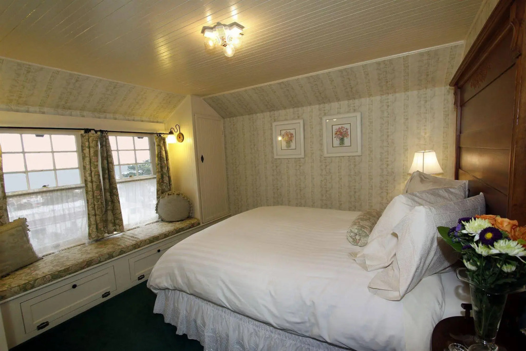 The Jabberwock Bed & Breakfast