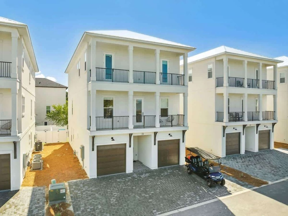 Hidden Palms 7BR W Poll Billiard and Near Beach