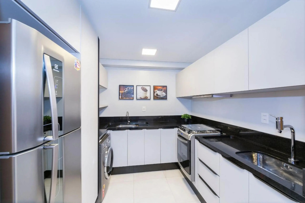 Adra 206 - Apartamento no centro de Bombinhas - Rooftop com piscina e academia - À poucos metros da praia