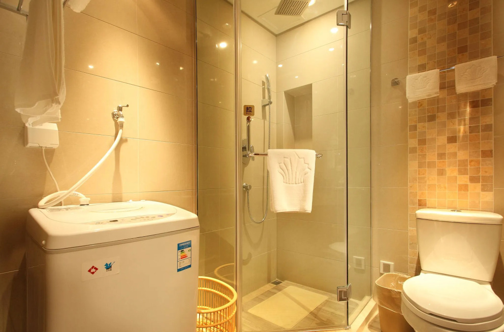Noble Crown Hotel