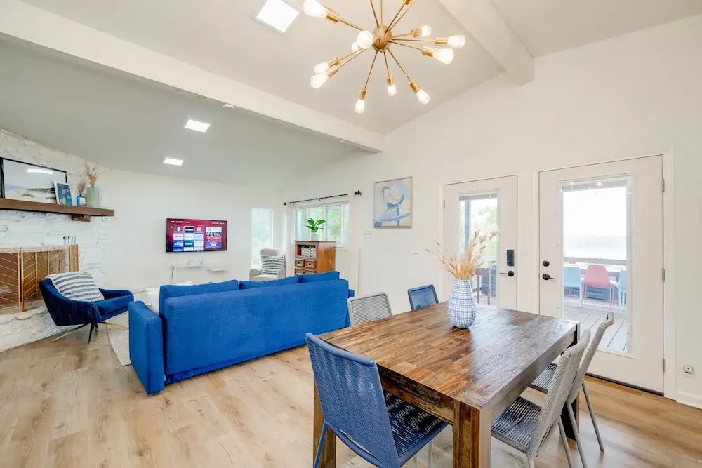 4 3 two King Beds Perfect Sunset Lake Views Pickleball Fire pit Lvl2 EV POA Pool