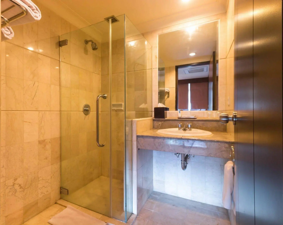 Twin Plaza Hotel