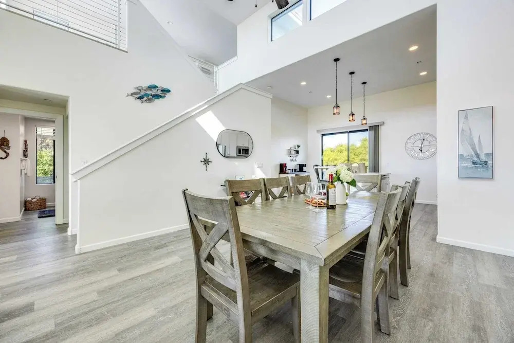 Beachfront 2BR w/ Deck, Views & Direct Sand Access Strand Way A