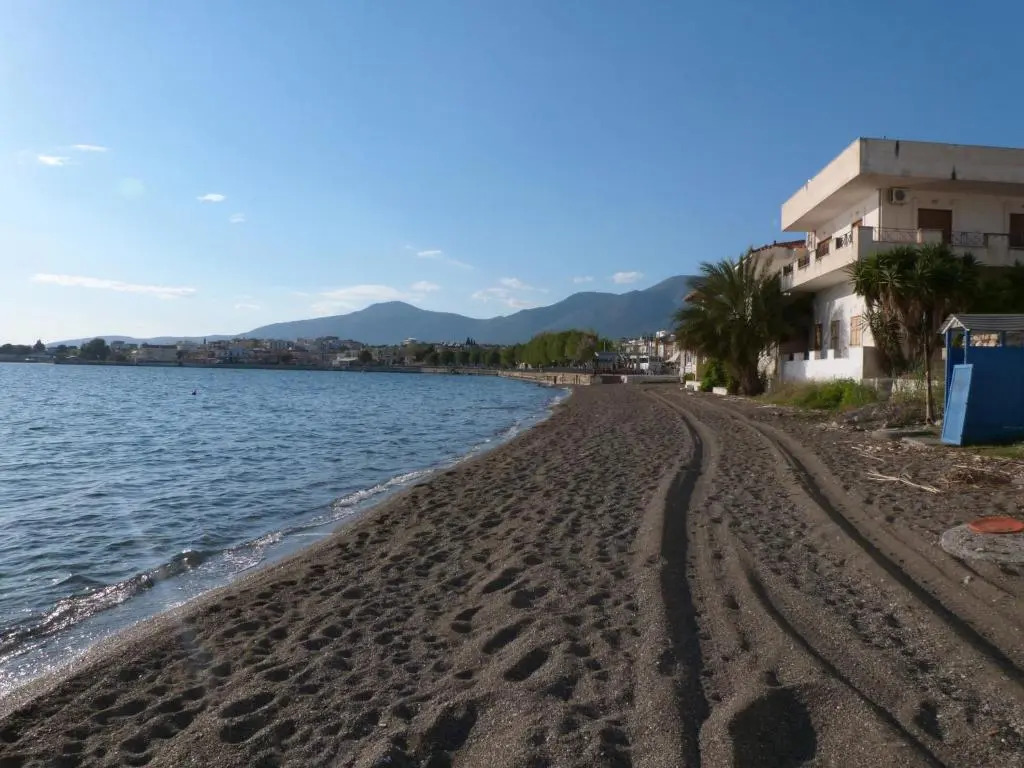 apt 30m from beach