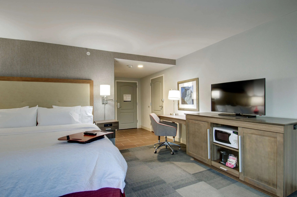 Hampton Inn & Suites Springfield Downtown