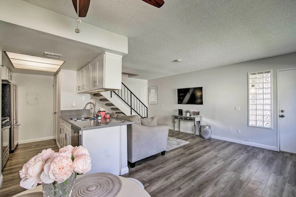 Palm Desert Resort-style Living: Dog Friendly