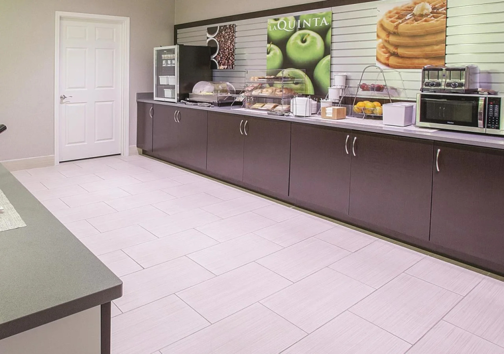 Отель Fairfield Inn & Suites by Marriott Cedar Rapids North