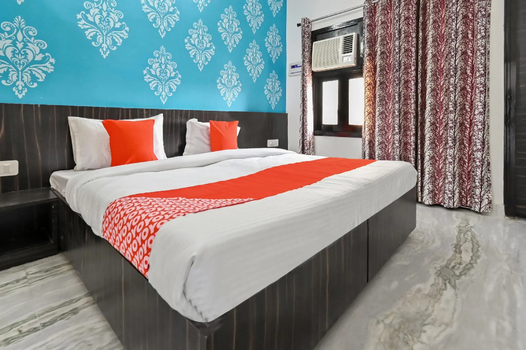 OYO 61511 Hotel Symphony