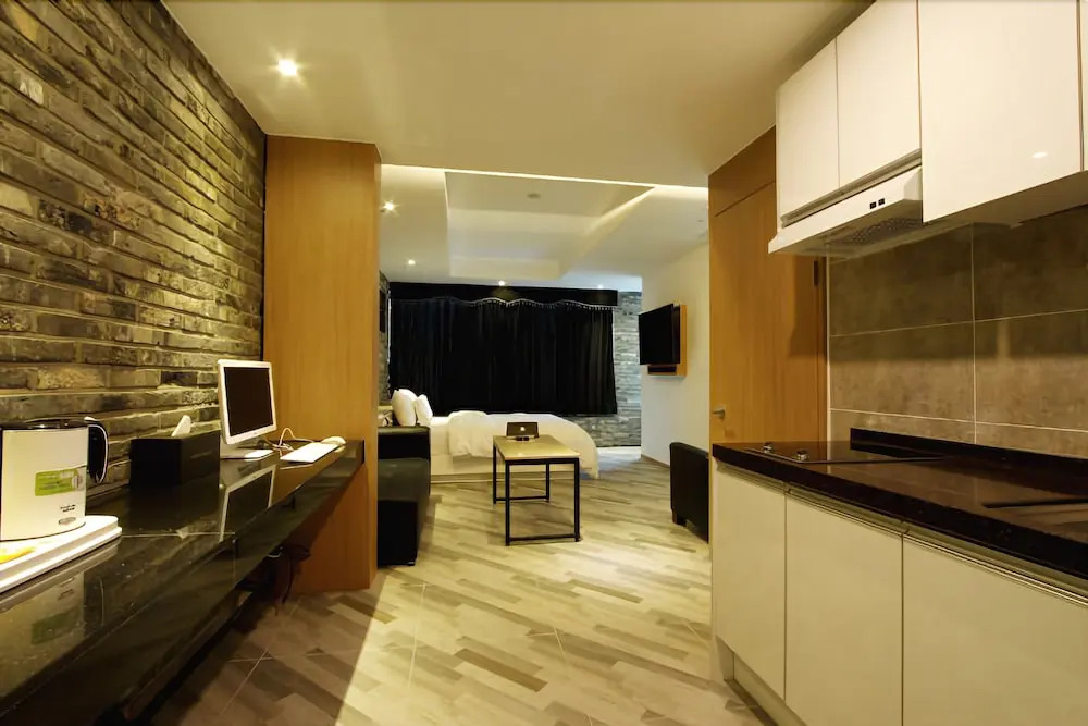 Hotel Moon