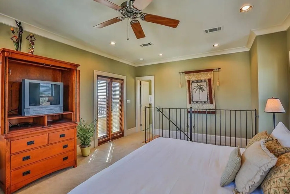 SUNSET AT MIRAMAR 5 Bedroom Holiday Home by Five Star Properties