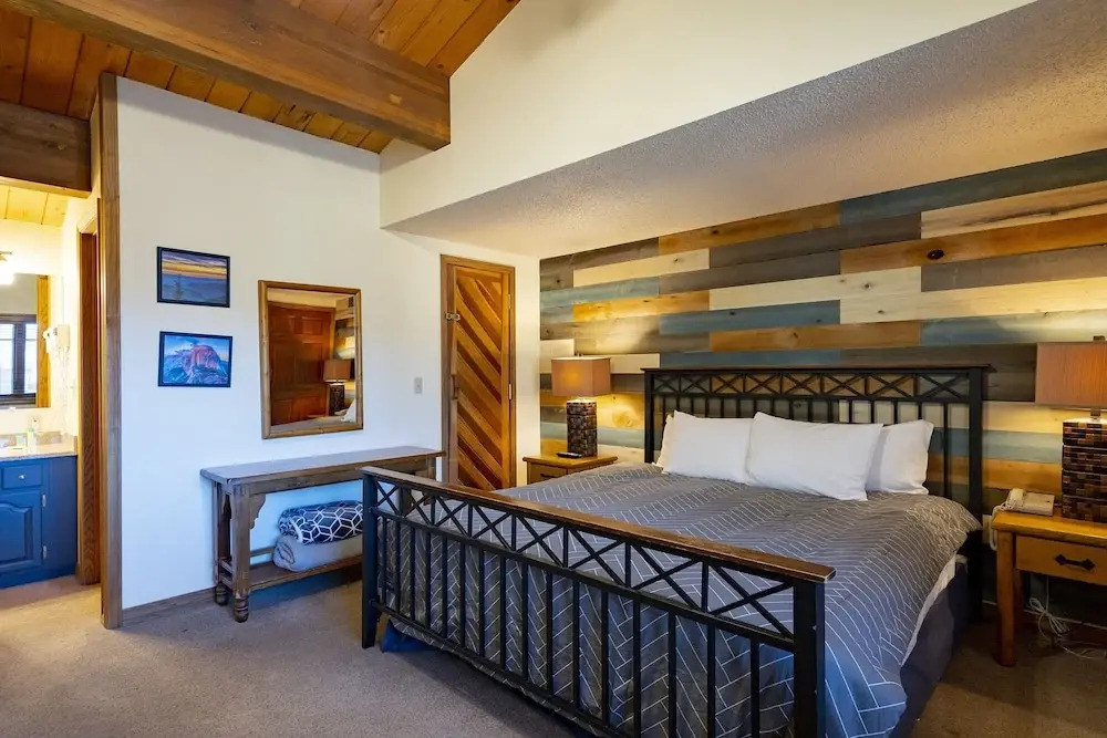 Phoenix 208 4 Bedroom Townhouse by RedAwning