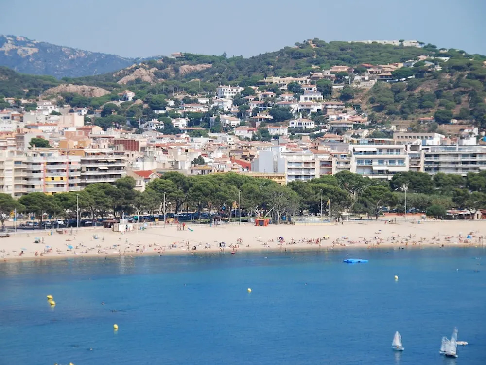 Apartment in Sant Feliu Near the Beach