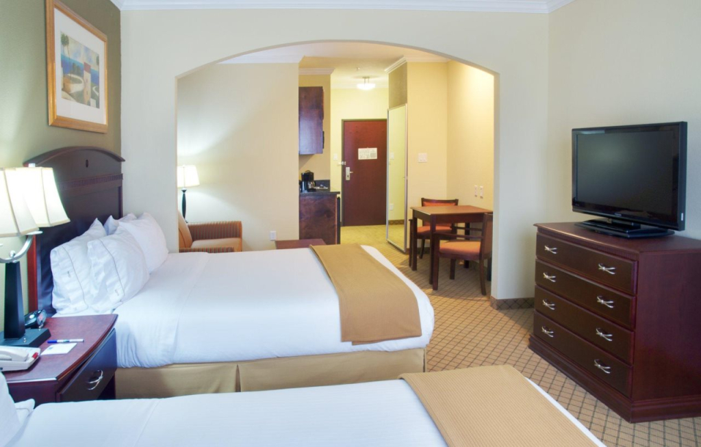Holiday Inn Express Hotel & Suites Winnie by IHG