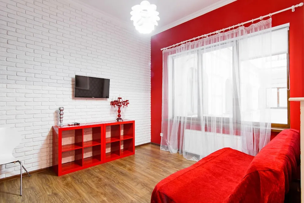 LeonRooms Onilovoy 18-1